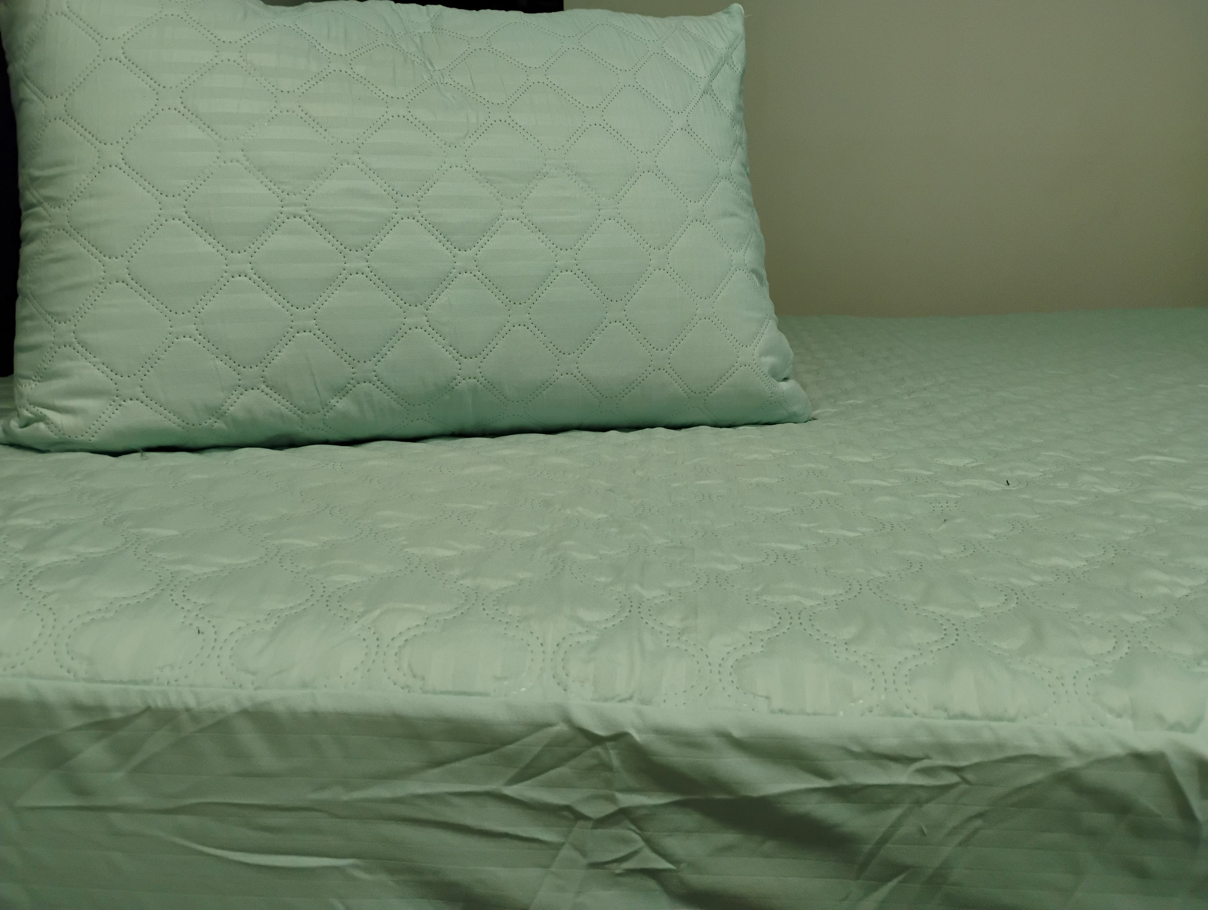 Protector de Colchón Antifluidos Premium + 2 Fundas de Almohada de Regalo.